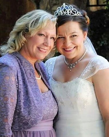Image of Renate with her daughter at daughter's wedding